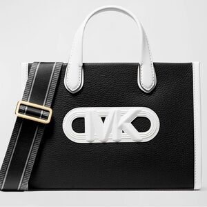 NEW MICHAEL Michael Kors GiGi Small Leather Messenger Bag